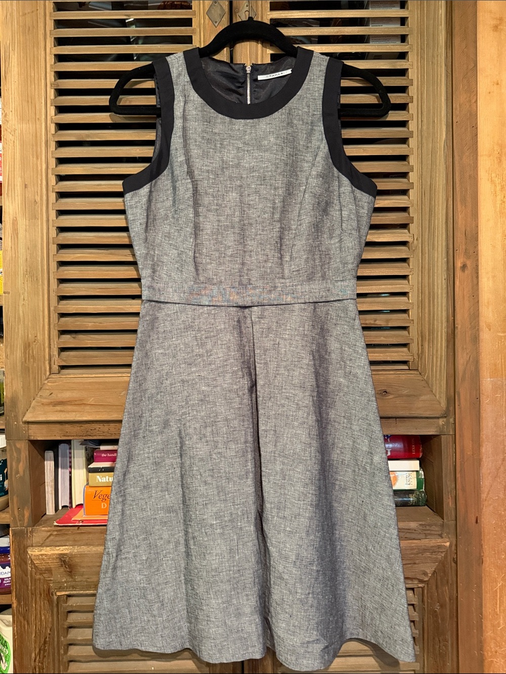 T Tahari Gray Sleeveless Fit-and-Flare Midi Dress with Black Trim
